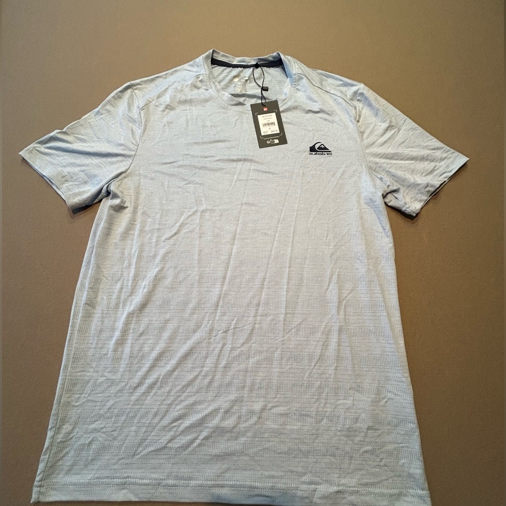 NWT Quiksilver Men's Light Blue T-Shirt Size S Great Gift!​